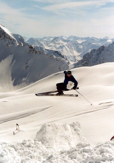 Telemarker: Uwe Penteker <br> Foto: Micha Ewald <br> Location: Zugspitze <br> Date: March 2002